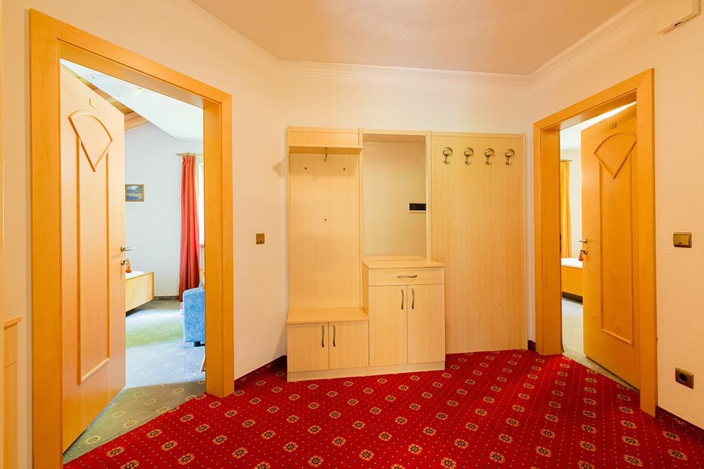 Bed and Breakfast Garni Bergland Racines Exterior foto
