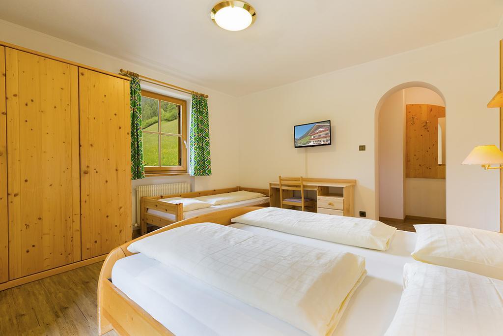 Bed and Breakfast Garni Bergland Racines Exterior foto