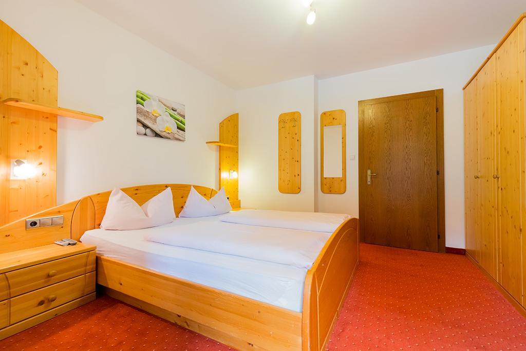 Bed and Breakfast Garni Bergland Racines Exterior foto