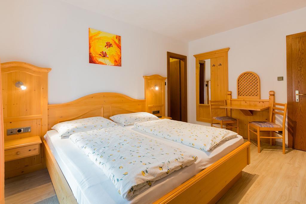 Bed and Breakfast Garni Bergland Racines Exterior foto