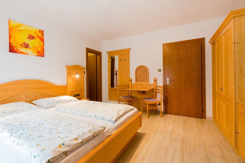 Bed and Breakfast Garni Bergland Racines Exterior foto